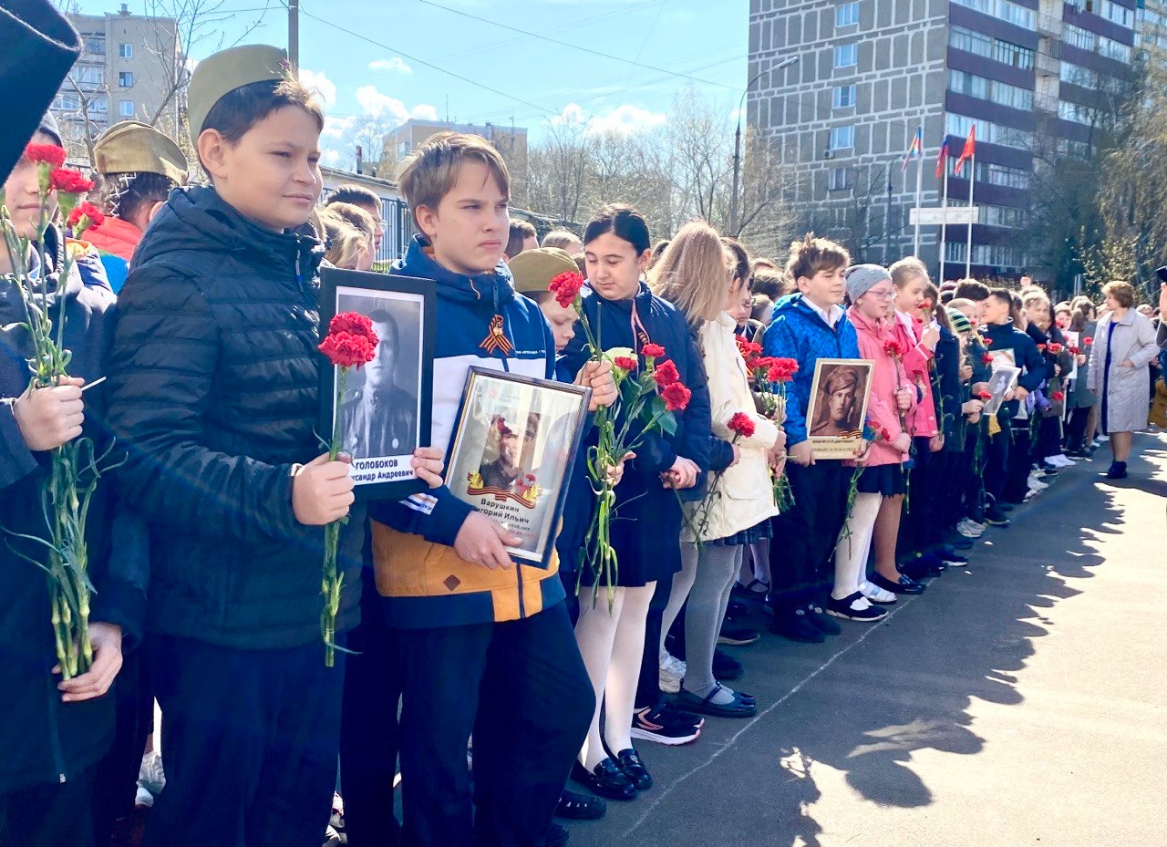 Торжественная линейка в честь Дня Победы состоялась в гимназии № 20 |  09.05.2022 | Люберцы - БезФормата